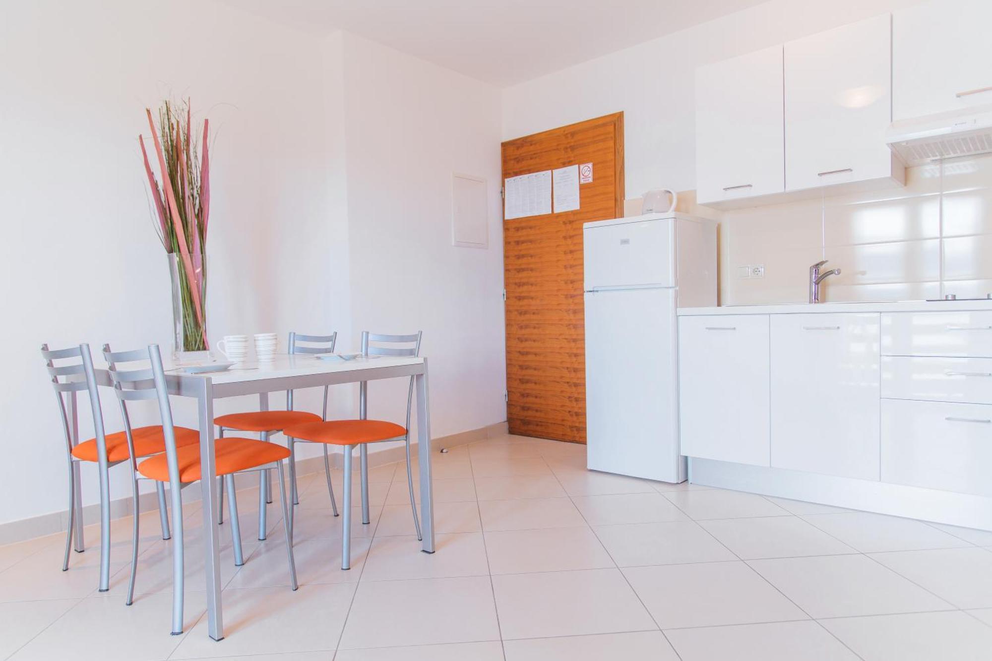 Apartments Sea View オミシュ 部屋 写真
