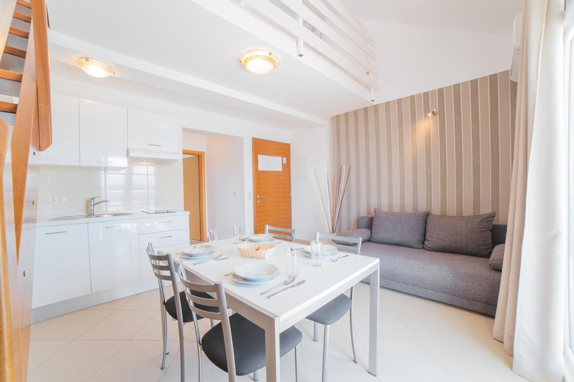 Apartments Sea View オミシュ エクステリア 写真